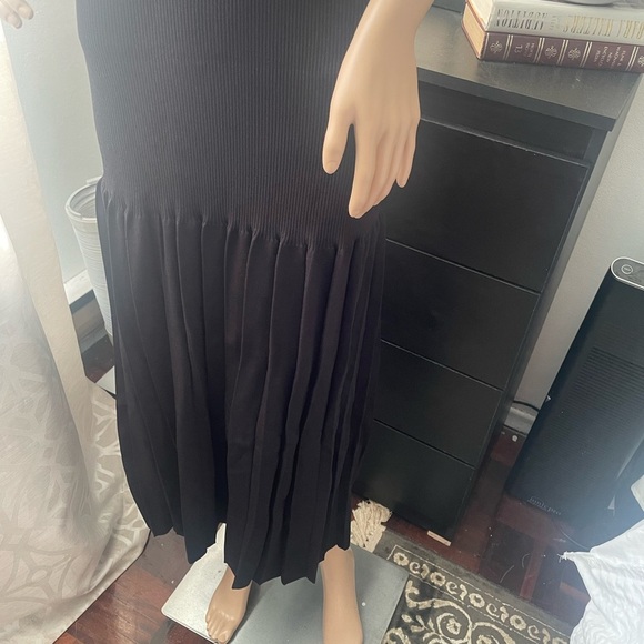 NWNT jersey knit Elegant Black Sleeveless Dress with lots of stretch size S - Picture 6 of 8